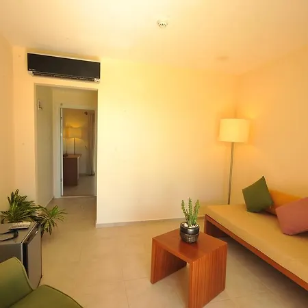 Hotel Club Pomalin *